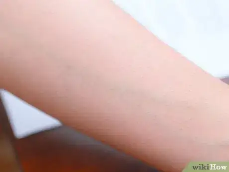 Immagine titolata Find the Best Foundation Color Shade for You Step 2