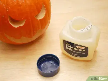 Immagine titolata Keep Halloween Pumpkins from Molding Step 12