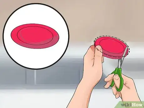 Immagine titolata Make an Easy StP (Stand to Pee) Device Step 2