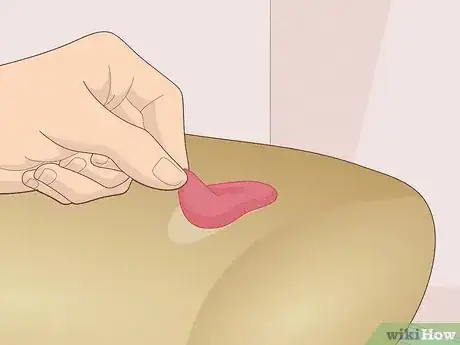 Immagine titolata Get a Stain out of a Microfiber Couch Step 15