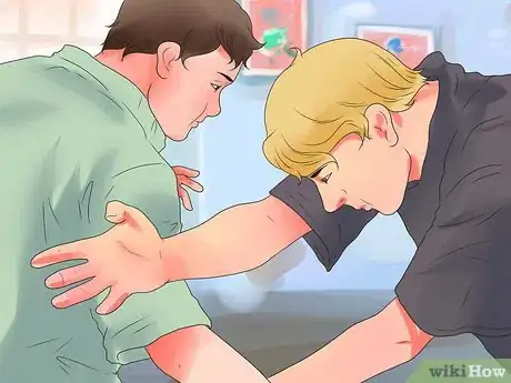 Immagine titolata Become Good at Knife Fighting Step 5
