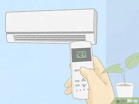 Immagine titolata Treat Baby Heat Rash Step 2