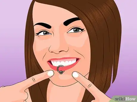 Immagine titolata Pierce Your Own Lip Step 8