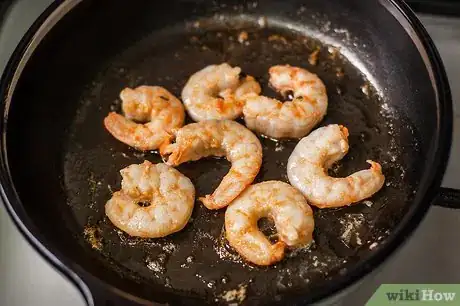 Immagine titolata Cook Shrimp Fried Rice Step 3