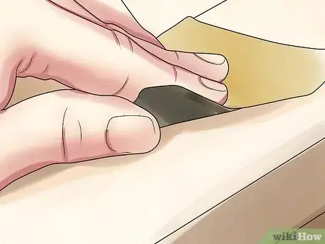 Immagine titolata Remove Paint from Wooden Objects and Refinish Them Step 17