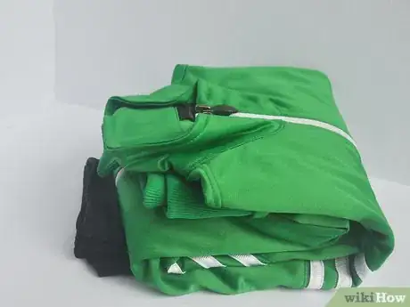 Immagine titolata Pack a School Bag (Teen Girls) Step 2