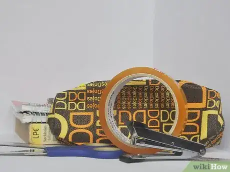 Immagine titolata Pack a School Bag (Teen Girls) Step 4