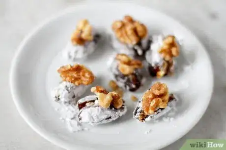 Immagine titolata Make Salted Stuffed Dates Intro