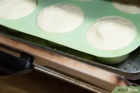 Immagine titolata Add Filling to a Cupcake Step 9