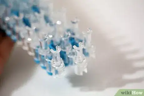 Immagine titolata Make a Rainbow Loom Bracelet Step 24