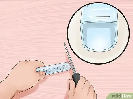 Immagine titolata Make an Easy StP (Stand to Pee) Device Step 5