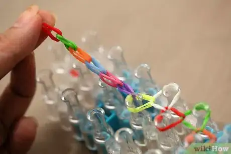 Immagine titolata Make a Rainbow Loom Bracelet Step 10