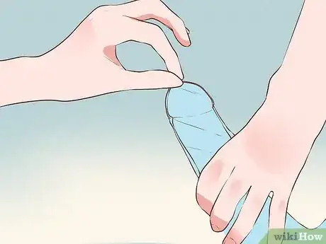 Immagine titolata Put On a Condom with Foreskin Step 4