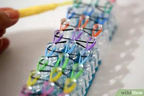 Immagine titolata Make a Rainbow Loom Bracelet Step 29
