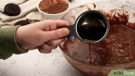 Immagine titolata Improve Boxed Cake Mix Step 8