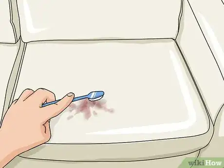 Immagine titolata Remove Dried Blood Stains from a Couch Step 3