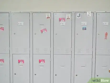 Immagine titolata Personalize Your Locker Step 1