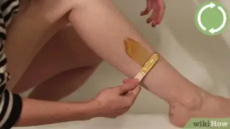 Immagine titolata Wax Your Legs Step 20
