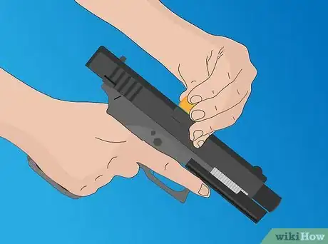 Immagine titolata Reload a Pistol and Clear Malfunctions Step 23