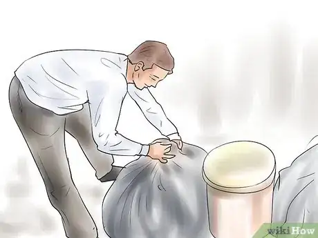 Immagine titolata Be the Best Busser Step 4