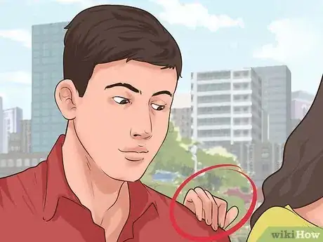 Immagine titolata Find out Whether a Girl Loves You or Is Just Being a Good Friend Step 3