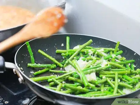 Immagine titolata Make Fried Green Beans Step 4