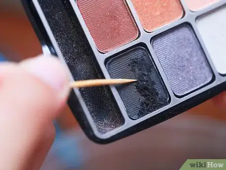 Immagine titolata Make Matte Nail Polish Step 9