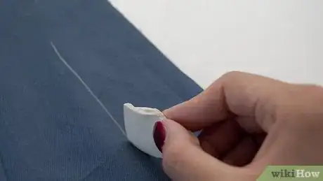 Immagine titolata Hem a Shirt Sleeve Step 6