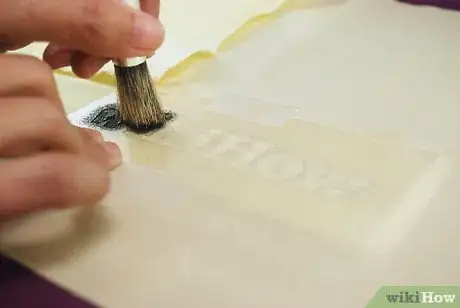 Immagine titolata Stencil Fabric Step 7
