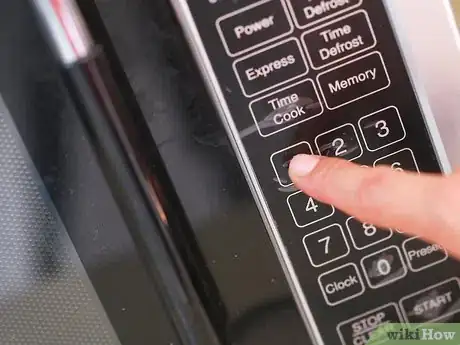 Immagine titolata Check an Internal Meat Temperature Step 4