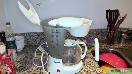 Immagine titolata Clean a Coffee Maker Step 12