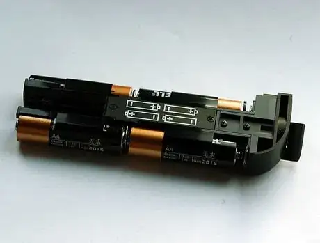Immagine titolata 2 battery_tray_loaded_2_11.JPG
