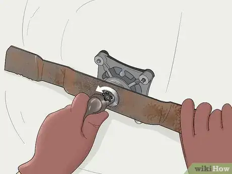 Immagine titolata Change a Lawn Mower Blade Step 3