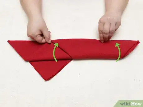 Immagine titolata Fold a Cloth Napkin Step 17