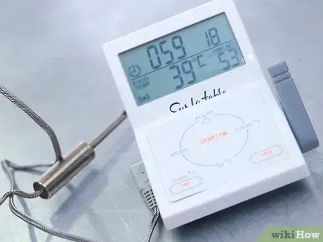 Immagine titolata Check an Internal Meat Temperature Step 3