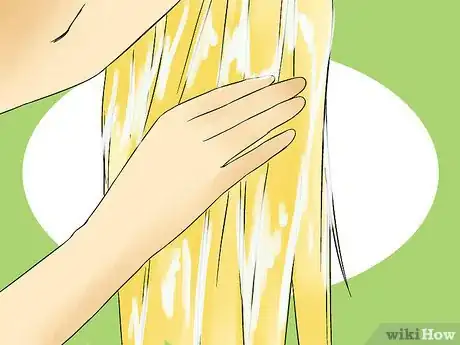 Immagine titolata Cut Hair in Layers Step 2