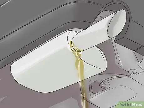 Immagine titolata Diagnose Car Smells Step 1