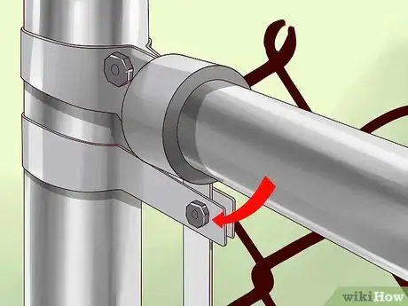 Immagine titolata Remove a Chain Link Fence Step 6