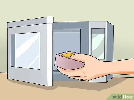 Immagine titolata Use Hair Removing Wax Step 7