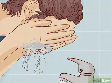 Immagine titolata Close Blackhead Holes Step 1