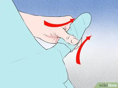 Immagine titolata Put On a Condom with Foreskin Step 7