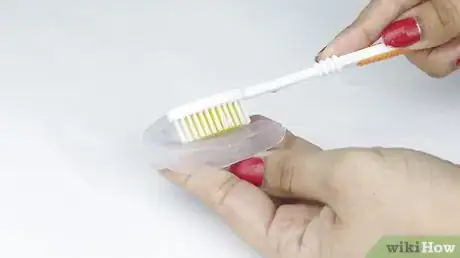 Immagine titolata Clean a Mouth Guard Step 12