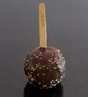 Preparare le Mele Ricoperte di Cioccolato