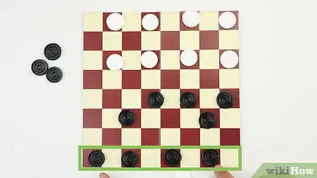 Immagine titolata Play Checkers Step 11