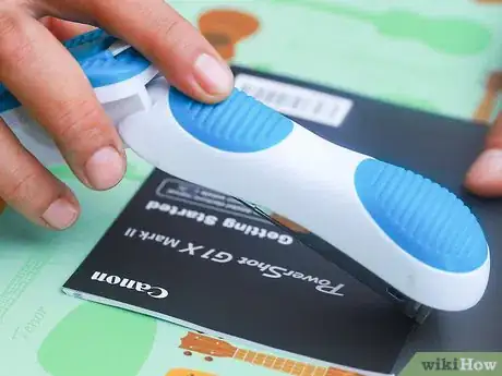 Immagine titolata Staple a Booklet Step 13