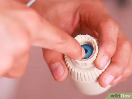 Immagine titolata Fix a Leaking Shower Head Step 4