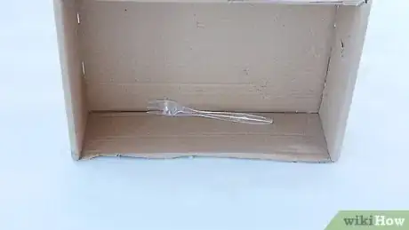 Immagine titolata Spray Paint Plastic Step 8