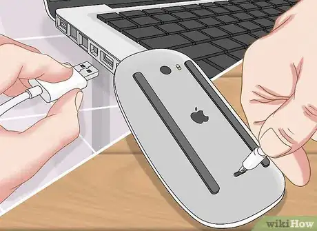 Immagine titolata Connect a Mouse to a Mac Step 1
