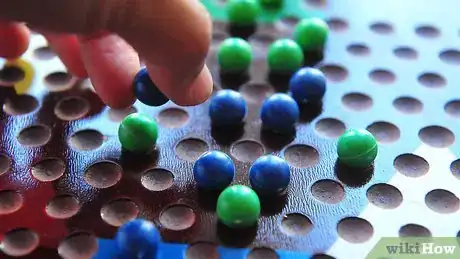 Immagine titolata Play Chinese Checkers Step 7