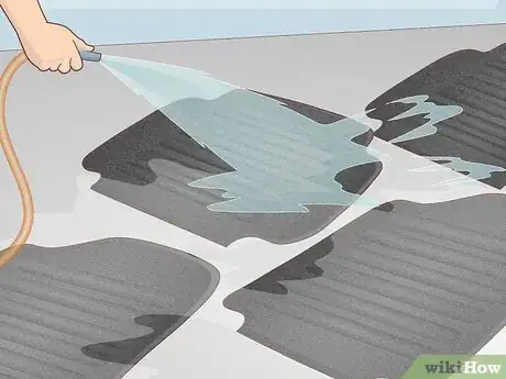 Immagine titolata Clean Car Floor Mats Step 5